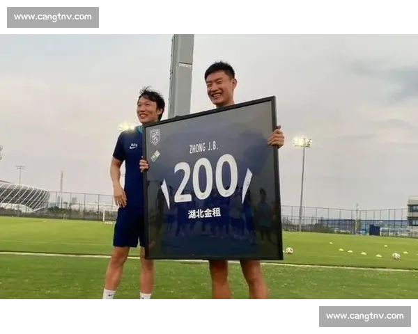 钟晋宝 200 场里程碑：球衣凝时光，感恩伴征途